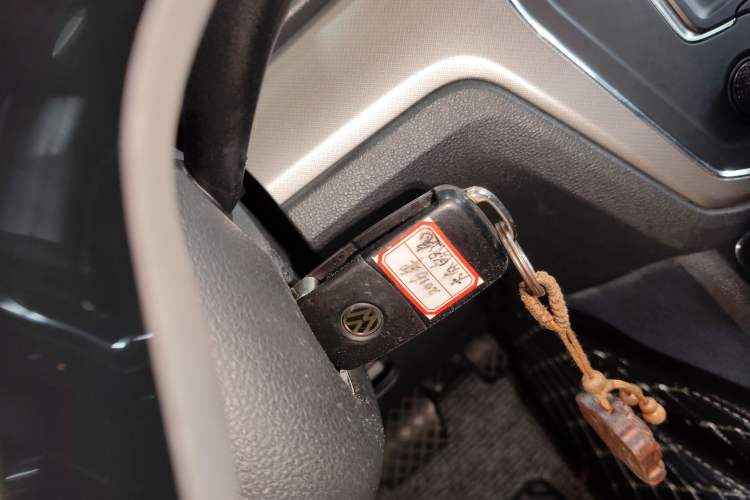 Used Volkswagen Lavida 2015 1.6L Automatic Comfort Edition
