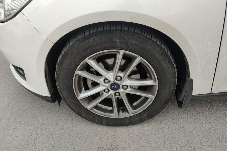 Used Ford Focus 2015 Sedan EcoBoost 125 Automatic Supreme Style Edition
