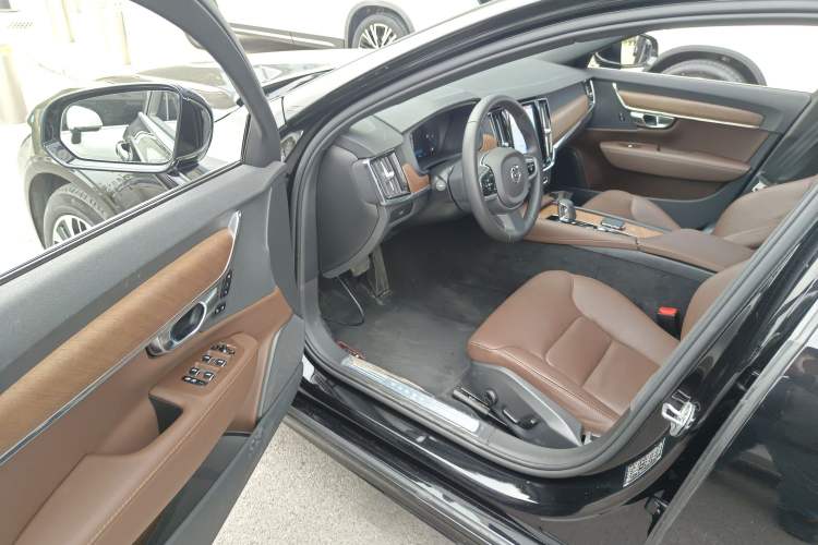 Used Volvo S90 2024 B5 Zhiyi Luxury Edition