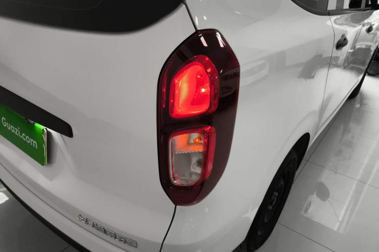 Used Wuling Hongguang New Energy 2024 All-Electric Model 300KM Practical Version
