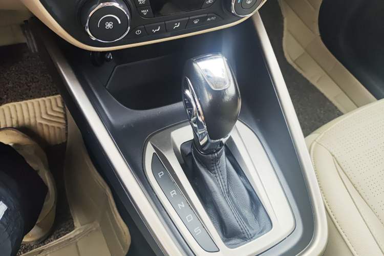 Used Ford Escort 2015 1.5L Automatic Fashion Model
