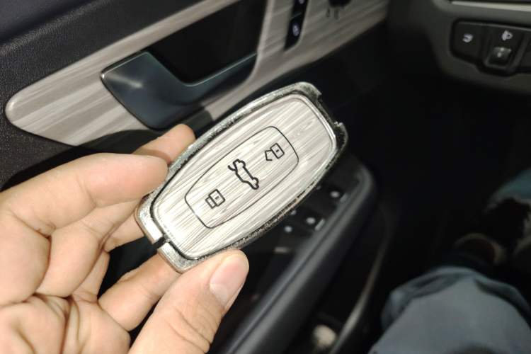 Used Hongqi E-QM5 2024 500km Range Edition