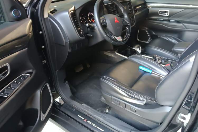 Used Mitsubishi Outlander 2020 2.0L Two-Wheel Drive Enjoyment Version 5 Seats
