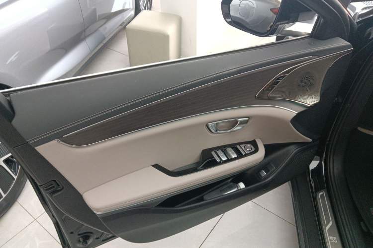 Used BYD Han 2025 EV with 701 km of Laser Radar-Enabled Intelligent Driving
