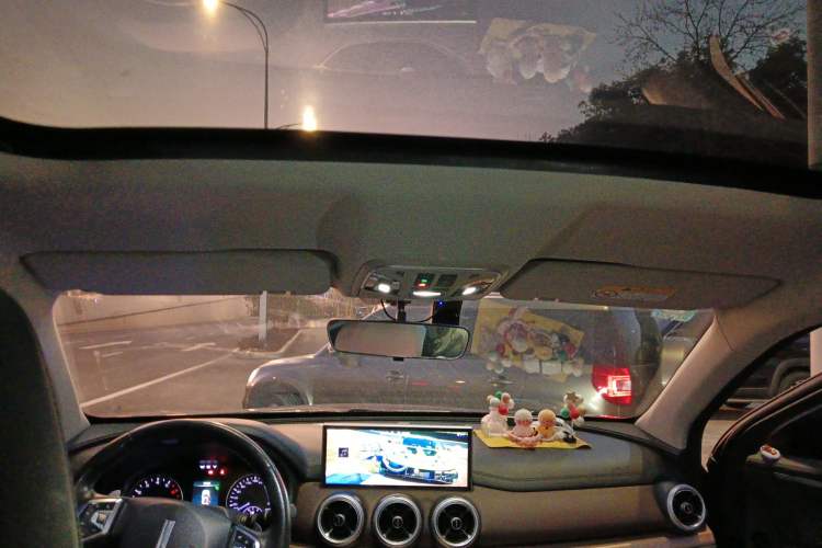 Used Wey VV5 2020 1.5T Two-Wheel Drive Color Pioneer