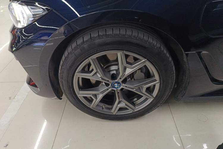 Used BMW i3 2022 eDrive 35 L
