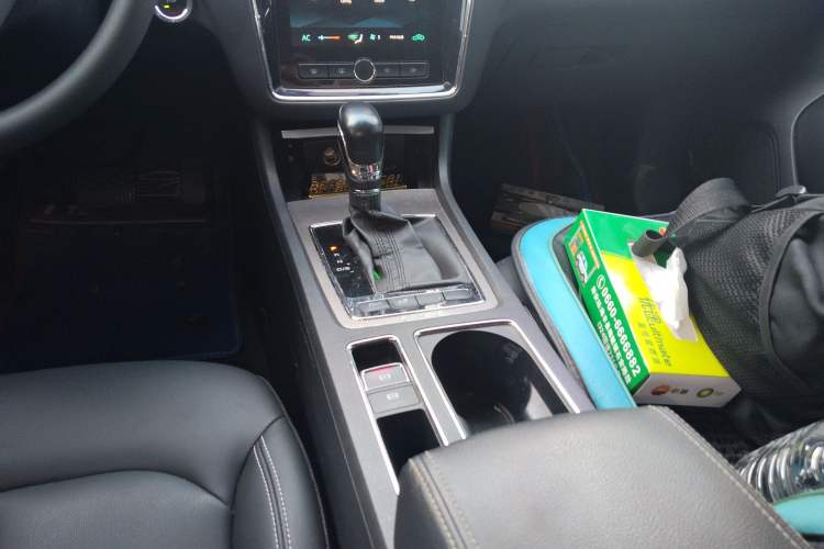 Used Roewe i6 2020 PLUS 20T TST 4G Connected Glory Flagship Edition
