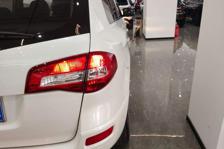 Used Renault Koleos 2014 2.5L Two-Wheel-Drive Urban Edition
