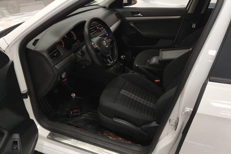 Used Volkswagen Lavida 2019 Lavida Start 1.5L Manual Fashion Edition China VI Standard
