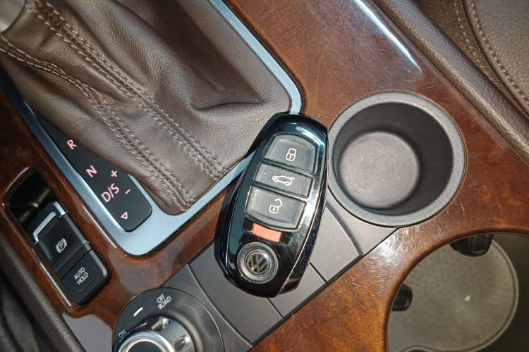 Used Volkswagen Touareg 2011 3.0 TSI Standard Version
