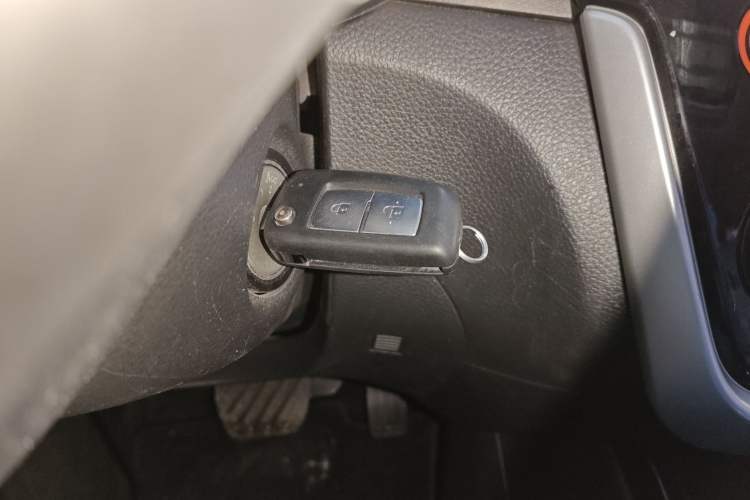 Used Nissan Tiida 2016 1.6L CVT Cool Dynamic Edition