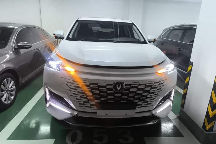 Used Changan UNI-K iDD 2022 Blue Whale iDD 130km 1.5T Prestige Model
