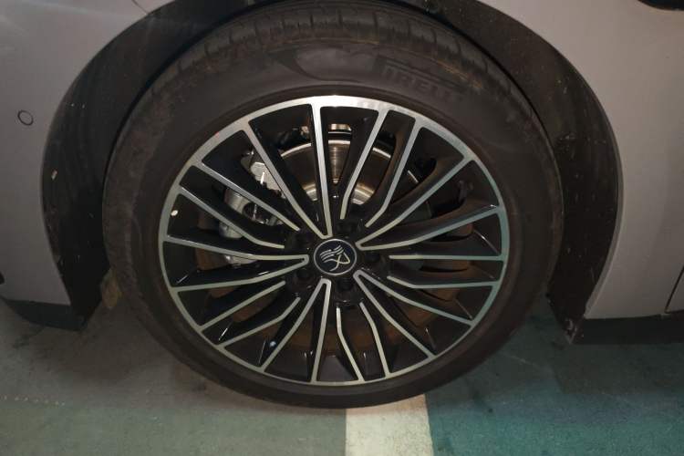 Used BYD Han 2025 DM-i Intelligent Driving Edition 125KM LiDAR Flagship Model