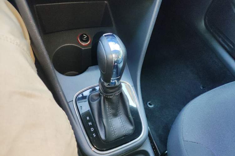 Used Volkswagen Polo 2016 1.6L Automatic Comfort Model