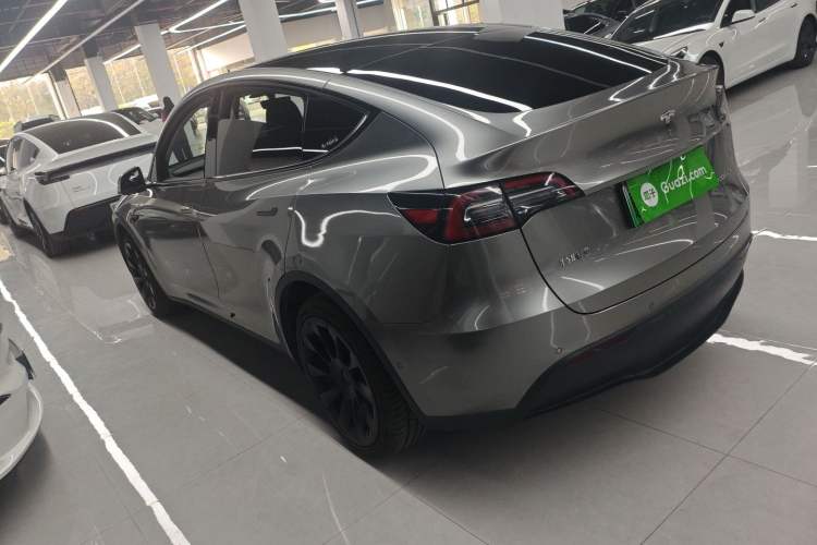 Used Tesla Model Y 2022 Long-Range All-Wheel-Drive Version