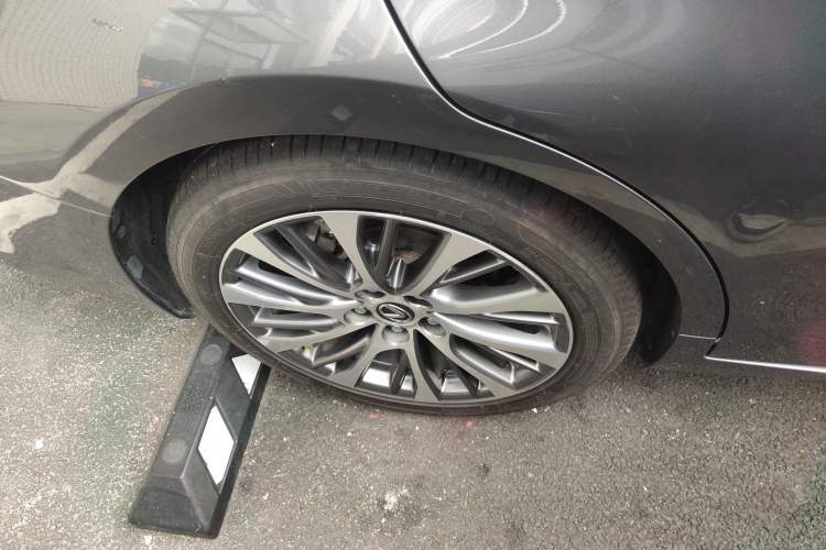 Used Lexus ES 2020 260 Deluxe Edition