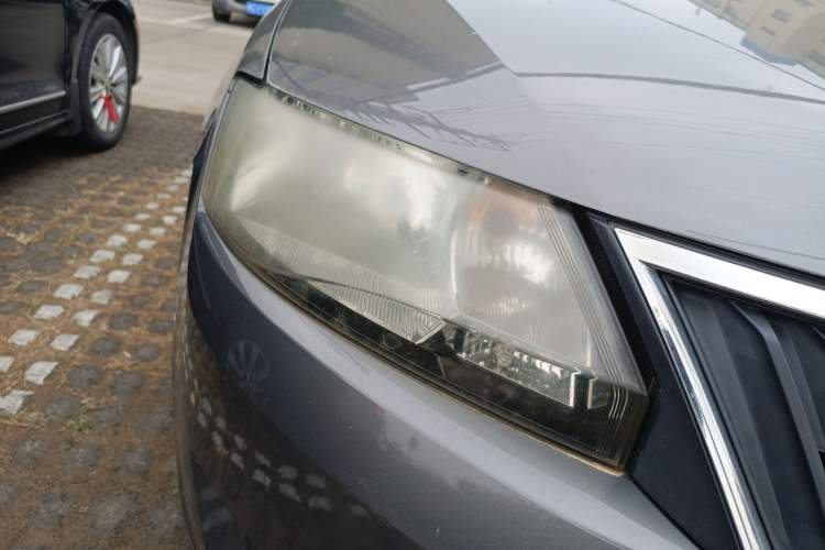 Used Skoda Rapid 2013 1.6L Manual Enjoyment Model