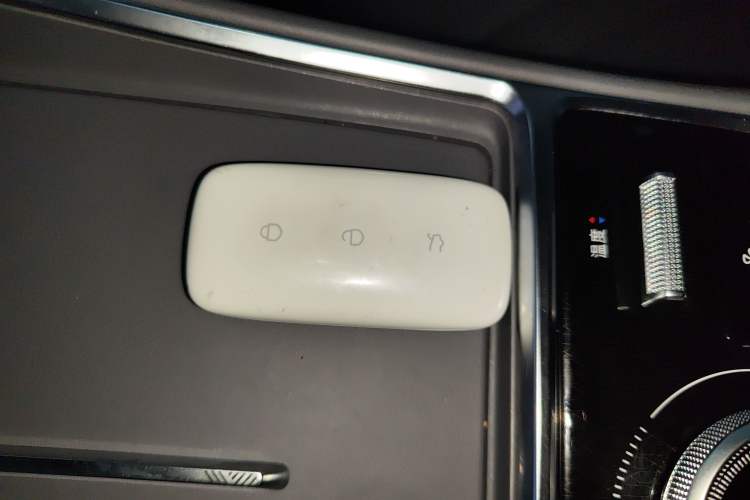 Used  L6 2025 EM-i 140km Starship Edition
