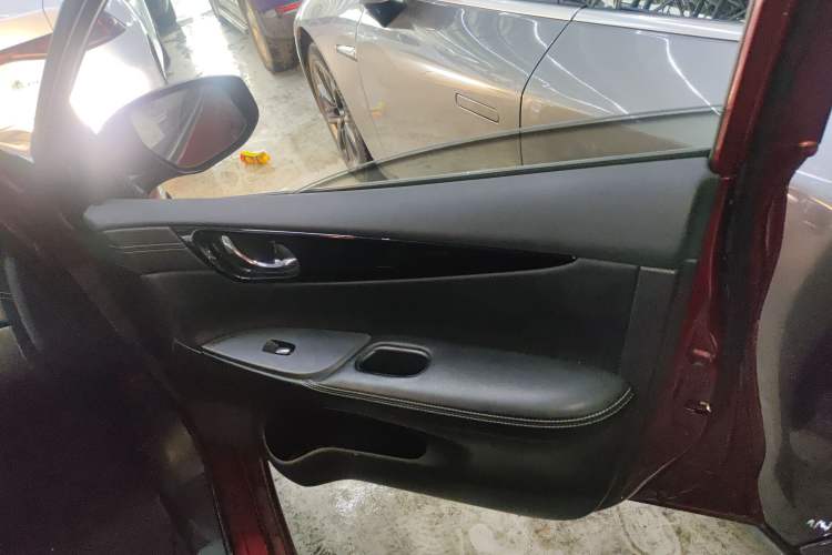 Used Nissan Tiida 2016 1.6L CVT Smart Drive Edition
