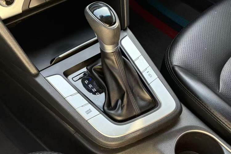 Used Hyundai Elantra 2016 1.6L Automatic ZhiXuan – Elite Version