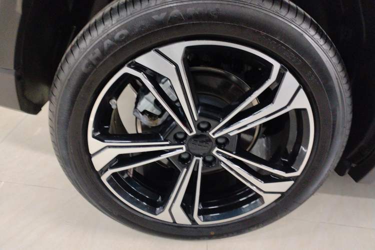 Used  L7 2025 EM-i 115km Exploration+ Edition
