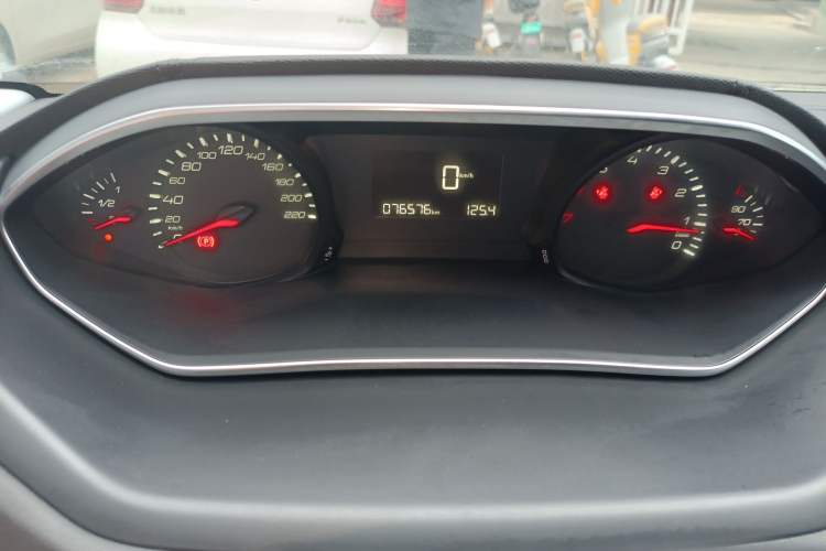 Used Peugeot 308 2018 1.6L Manual Fashion Edition
