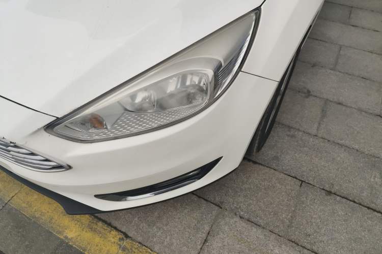 Used Ford Focus 2017 Sedan 1.6L Automatic Fashion Edition Smart Drive Version
