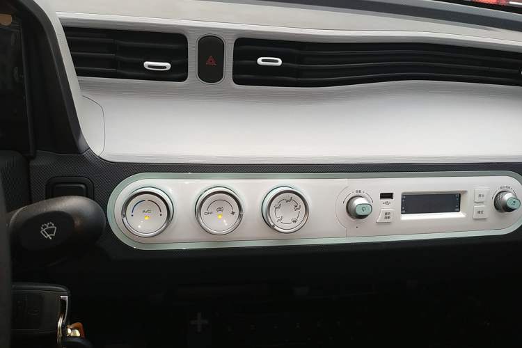 Used Wuling Hongguang MINIEV 2021 Macaron Premium Model – Lithium Iron Phosphate
