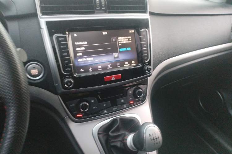 Used Haval M6 2019 1.5T Manual Two-Wheel Drive Elite Version China V Standard
