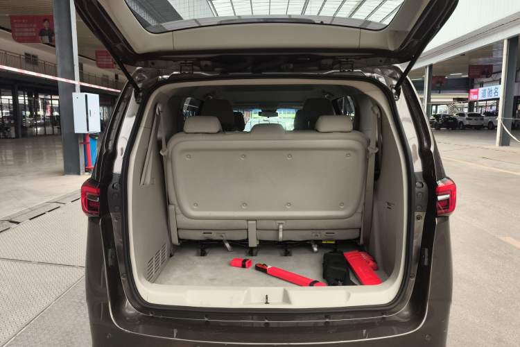 Used Buick GL8 2021 Land Cruiser Executive Class 652T Comfort Model
