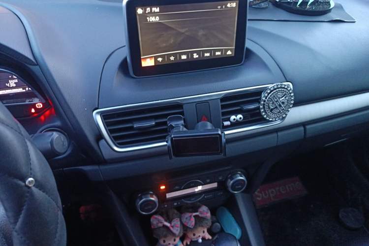 Used Mazda Mazda 3 Axela 2014 Sedan 1.5L Automatic Luxury Model
