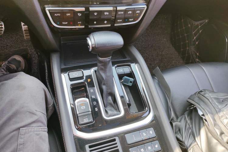 Used GAC Trumpchi GS8 2017 320T Two-Wheel Drive Luxury Smart Connectivity Version (7 Seats)