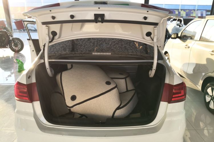 Used Volkswagen Santana 2016 1.6L Manual Fashion Edition
