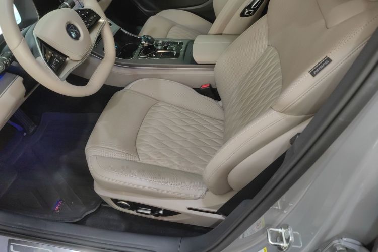 Used BYD Han 2025 EV with 701 km of Laser Radar-Enabled Intelligent Driving
