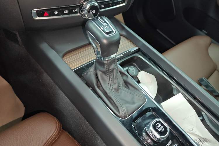 Used Volvo XC60 2021 T5 4x4 Smart Luxury Edition
