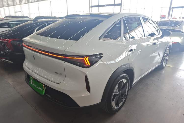 Used Livan Livan 7 2024 605 km Glory Edition
