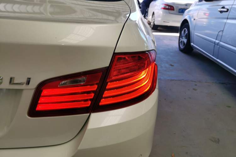 Used BMW 5 Series 2017 528Li Leading Model