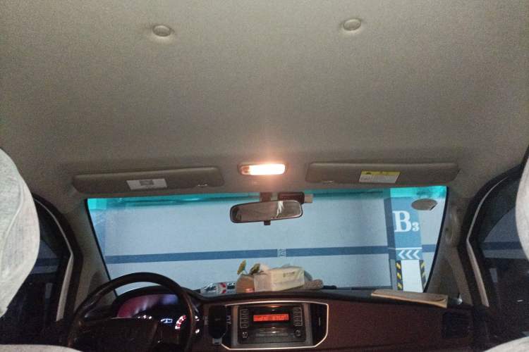 Used FORTHING Lingzhi 2019 M5L 1.6L 7-Seater Base Model China VI Standard