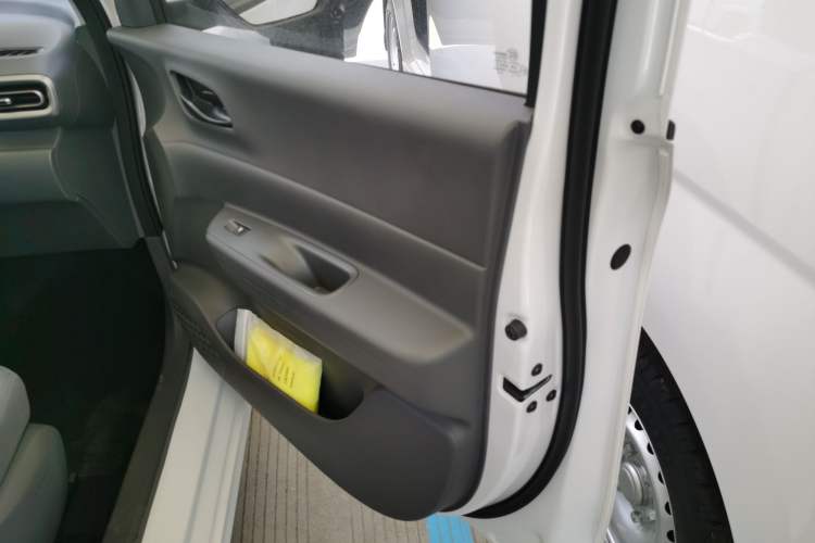 Used Wuling Hongguang New Energy 2024 All-Electric Model 300KM Standard Version
