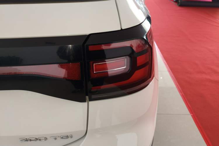 Used Volkswagen Tacqua 2021 200TSI DSG JoyConnect Edition