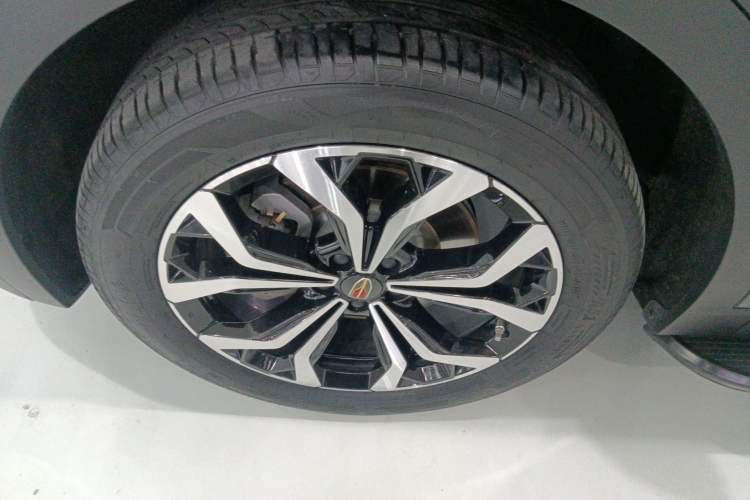 Used Hongqi HS7 2023 2.0T Automatic Two-Wheel Drive Flagship Edition Six Seats
