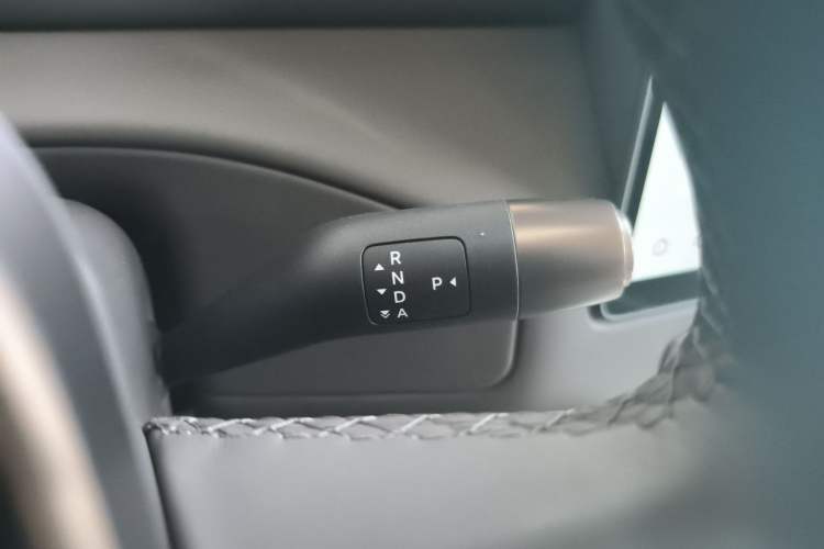 Used Li Auto MEGA 2024 Ultra Model
