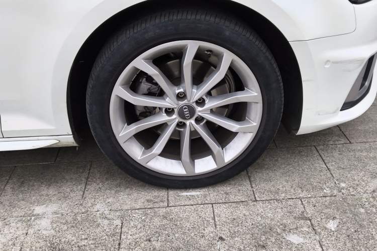 Used Audi A4L 2019 40 TFSI Fashion Version China V