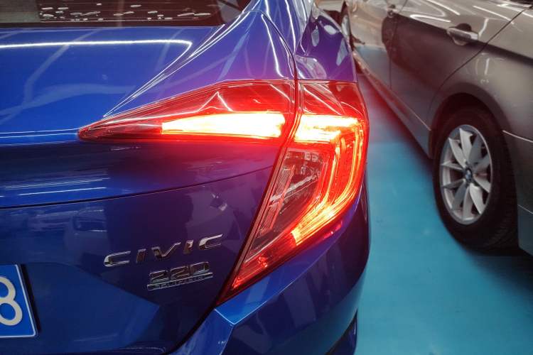 Used Honda Civic 2016 220TURBO CVT Luxury Edition