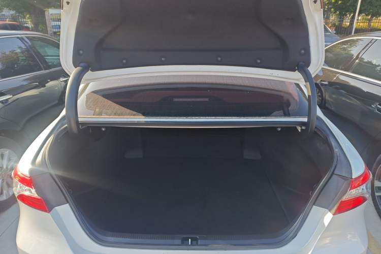 Used Toyota Camry 2019 Revised Version 2.0G Luxury Edition
