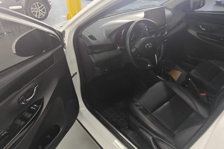 Used Toyota YARiS L 2022 X-Trail 1.5L CVT Luxury PLUS Edition
