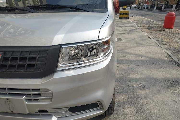 Used Wuling Rongguang New Truck 2023 1.5L Double-Cab Basic Version LAR