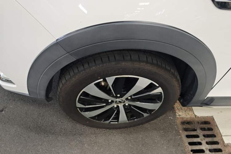 Used FORTHING Joyear X6 2017 Jingxiang Series 1.5T Manual Luxury Model
