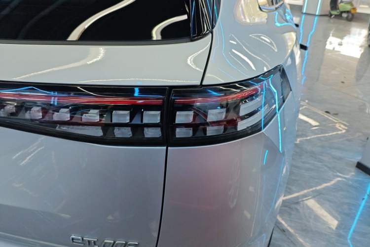 Used Dongfeng eπ eπ008 2025 210 Ultra Range-Extended Version 5 Seats
