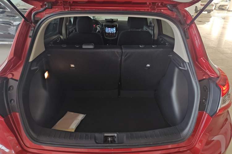 Used Nissan Tiida 2024 1.6L CVT Cool Dynamic Edition
